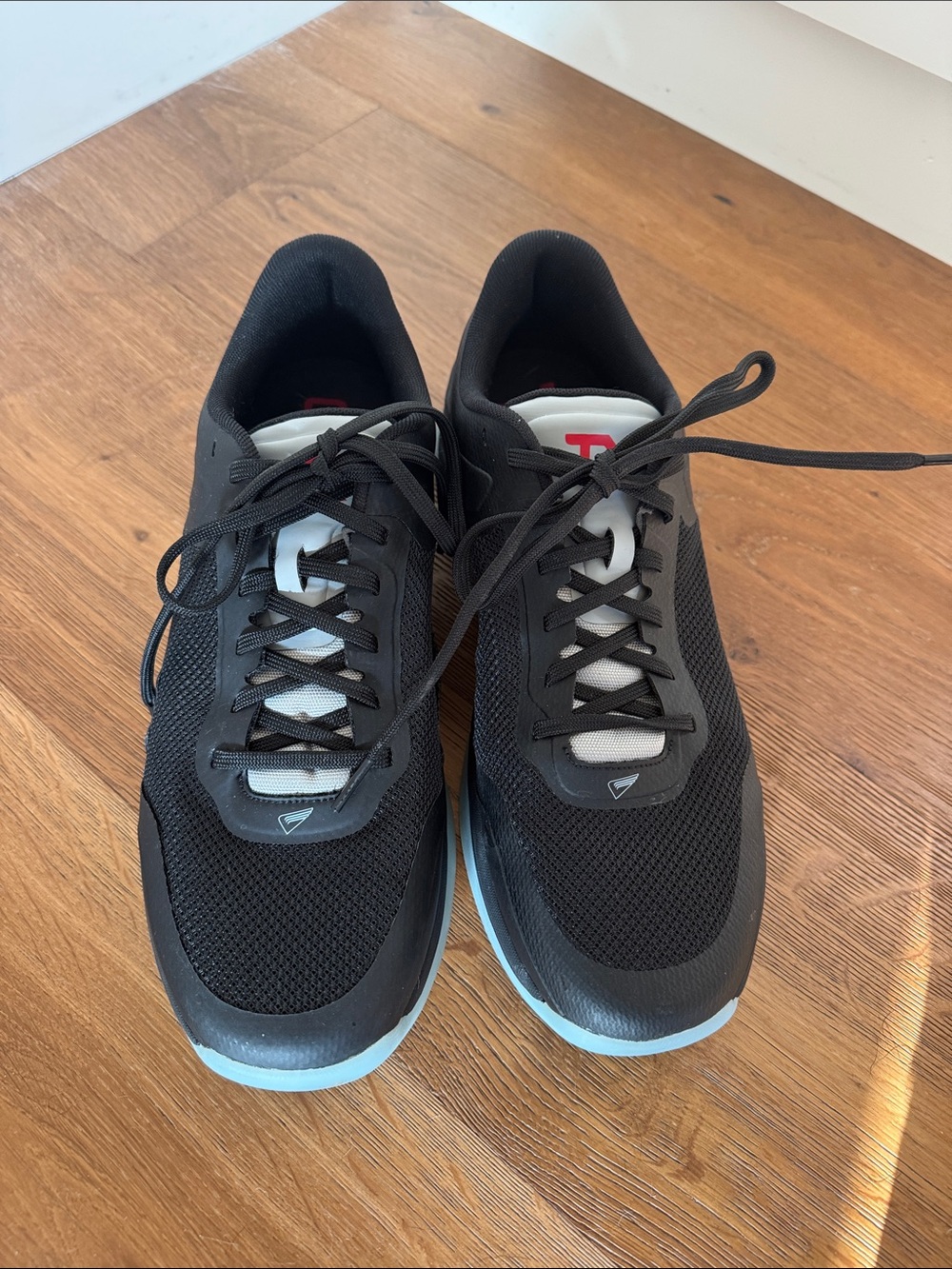 TYR Men's Black Athletic Sneakers with Light Blue Outsole
